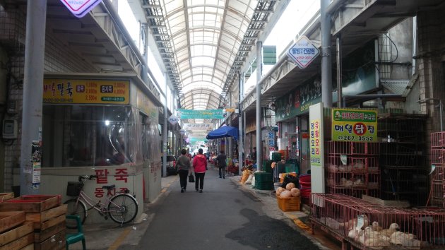 マルバウ市場内の風景